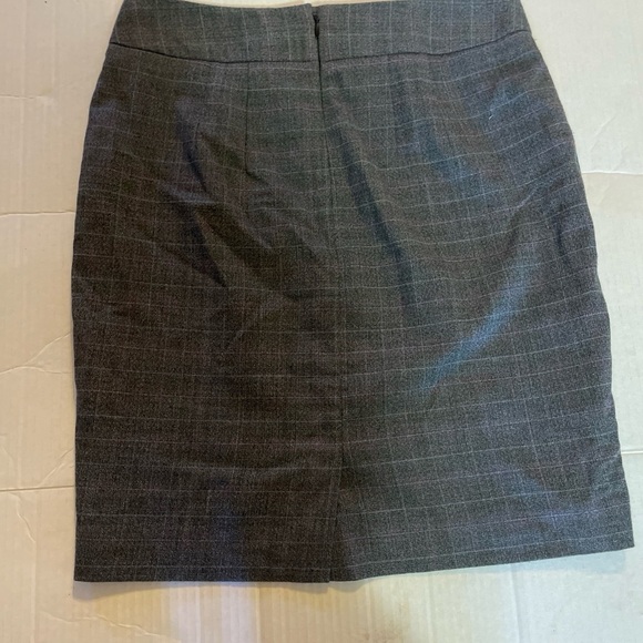 Loft Women’s Pencil Skirt Grey Size 2P - Picture 3 of 3